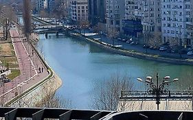 Unirii Lake Tribunal