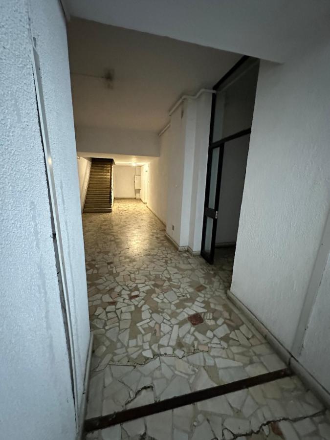 Unirii Lake Tribunal Bucureşti Exterior foto